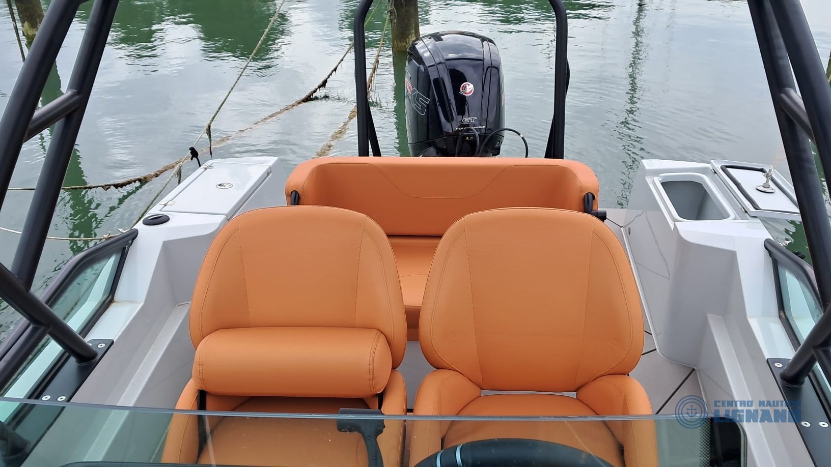 Saxdor 200 cockpit2